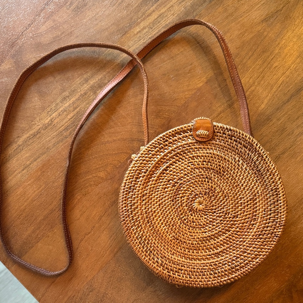 Round Woven Crossbody Bag in Brown